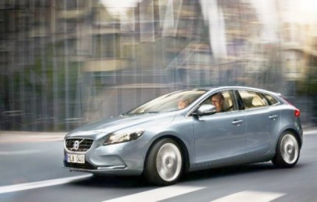 Volvo V 40 a apărut şi pe piaţa românească